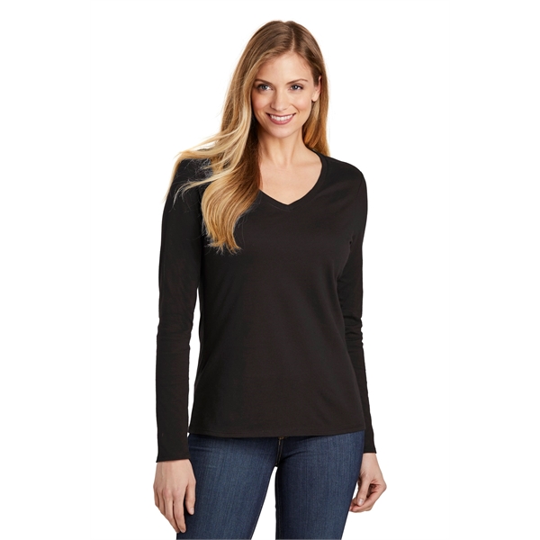 District Women's Very Important Tee Long Sleeve V-Neck.