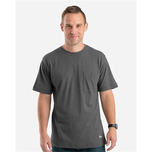 Berne Apparel Men's Lightweight Performance Pocket T-Shirt