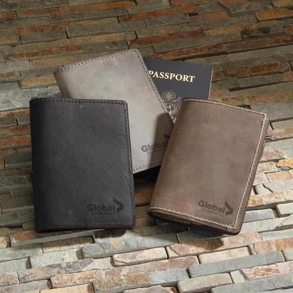 CURRIER Leather Passport Holder