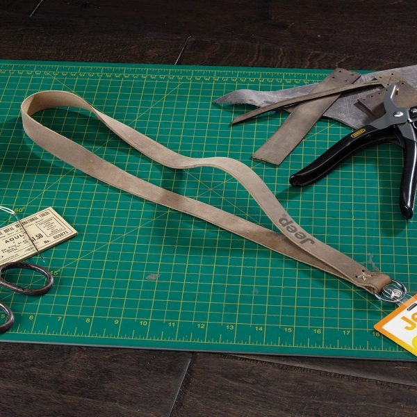ROPER Leather Lanyard w/ Metal Split-ring
